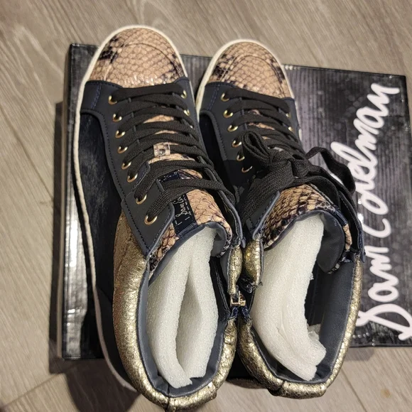 *NEW* Sam Edelman Casual sneaker - Picture 7 of 7